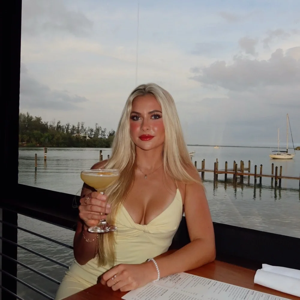 Elegant Cream Backless Dress - Picture 5 of 9